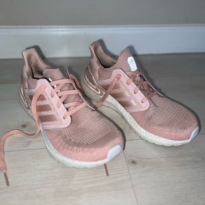 Women’s Adidas Ultraboost 5.0 DNA running shoe